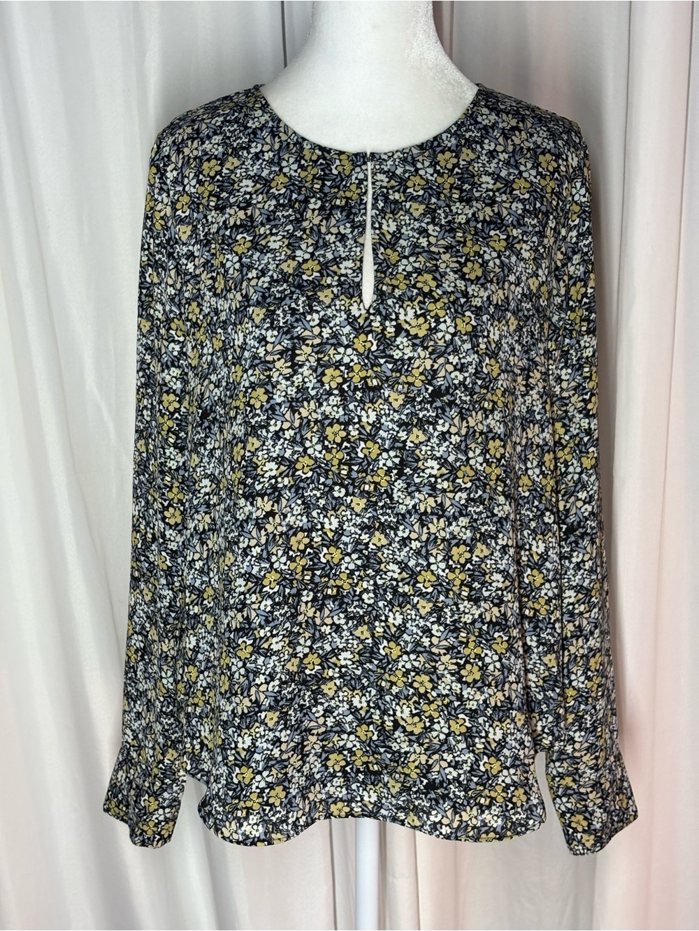 Banana Republic Black Floral-Trim V-Neck Blouse Size S